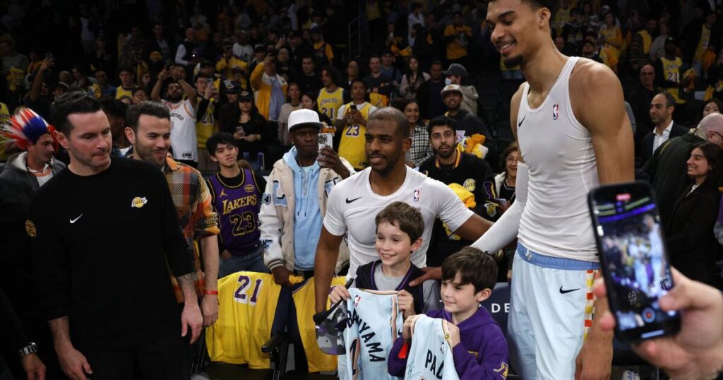 In first game since wildfires, Lakers reflect on 'bittersweet' night