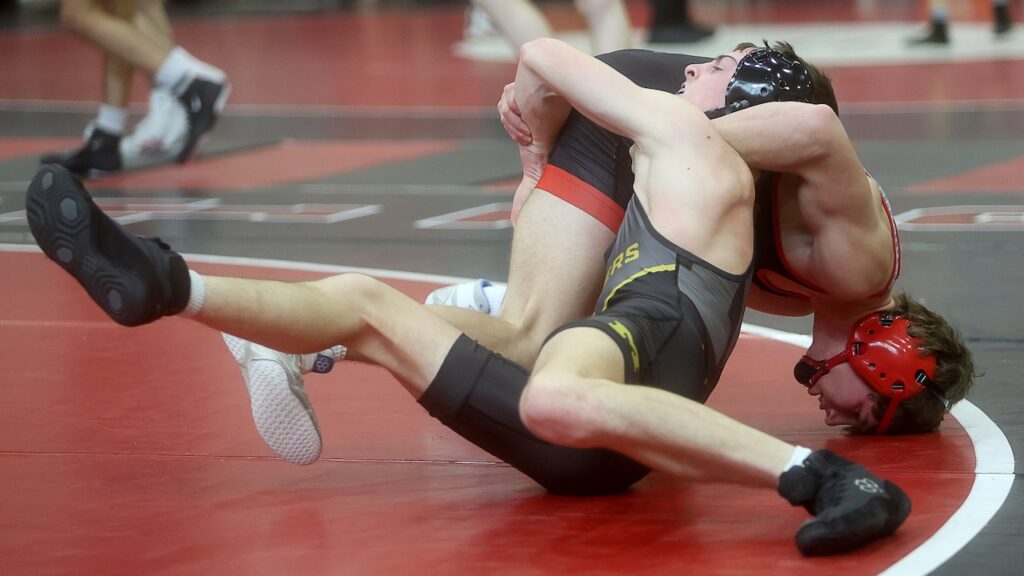 Region wrestling qualifiers 120 lb.: Every wrestler advancing from districts, 2025