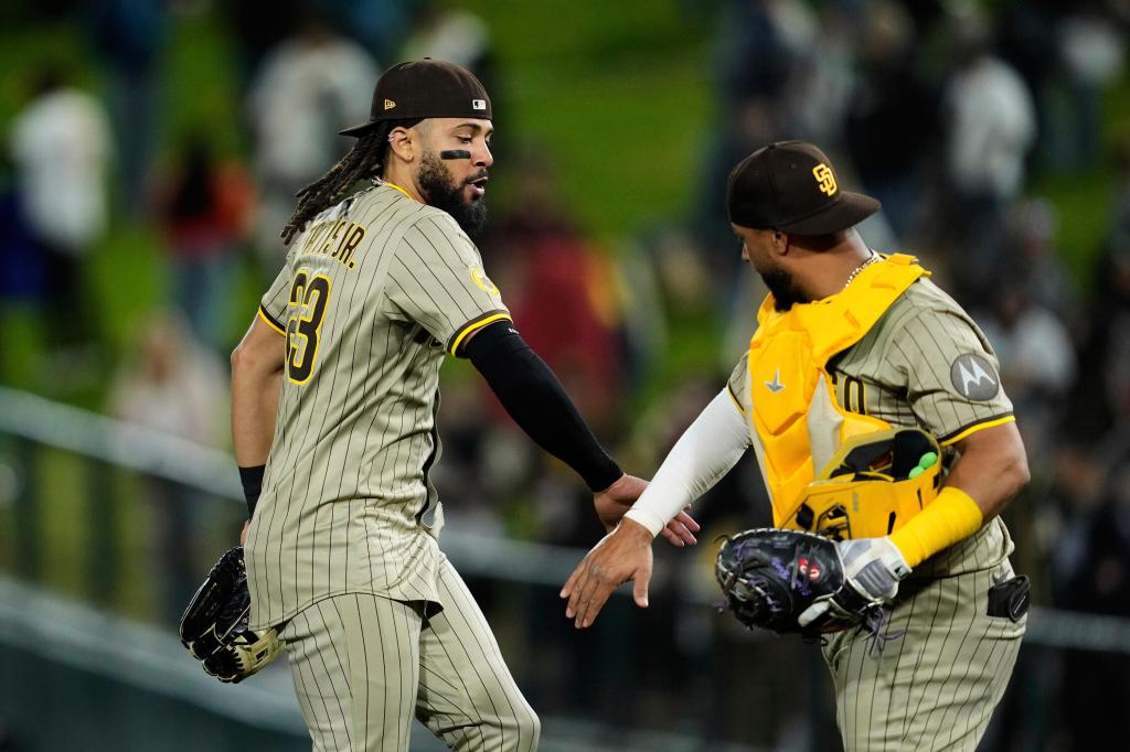 Cronenworth y Tatis conectan jonrones y Padres superan 5-4 a los Atléticos – Chicago Tribune