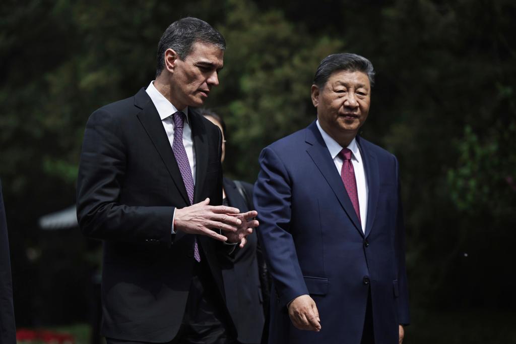 Pedro Sánchez visita China para reforzar lazos con el principal objetivo arancelario de Trump – Chicago Tribune