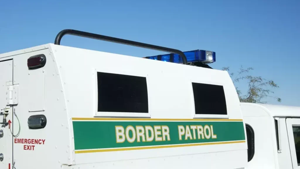 Feds Arrest Eight Migrant Workers on Vermont Dairy Farm