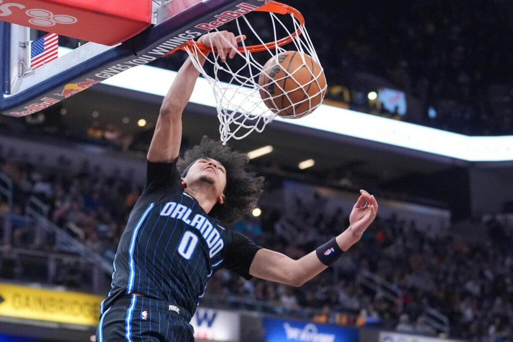 Gran noche de Queen lleva a Magic a victoria 129-115 sobre Pacers en duelo de suplentes