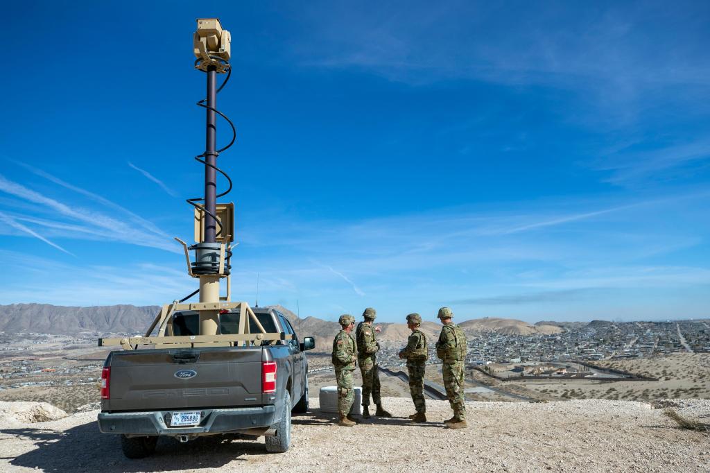 Nueva zona militarizada en frontera de EEUU da pie a nuevos cargos contra cientos de migrantes – Chicago Tribune