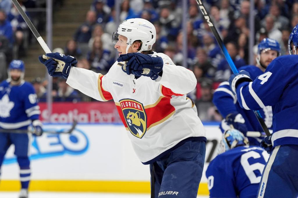 Panthers rout Maple Leafs, advance to Eastern Conference final