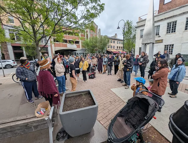 Food Not Cops supporters gather in City Hall Park - COURTNEY LAMDIN ©️ SEVEN DAYS