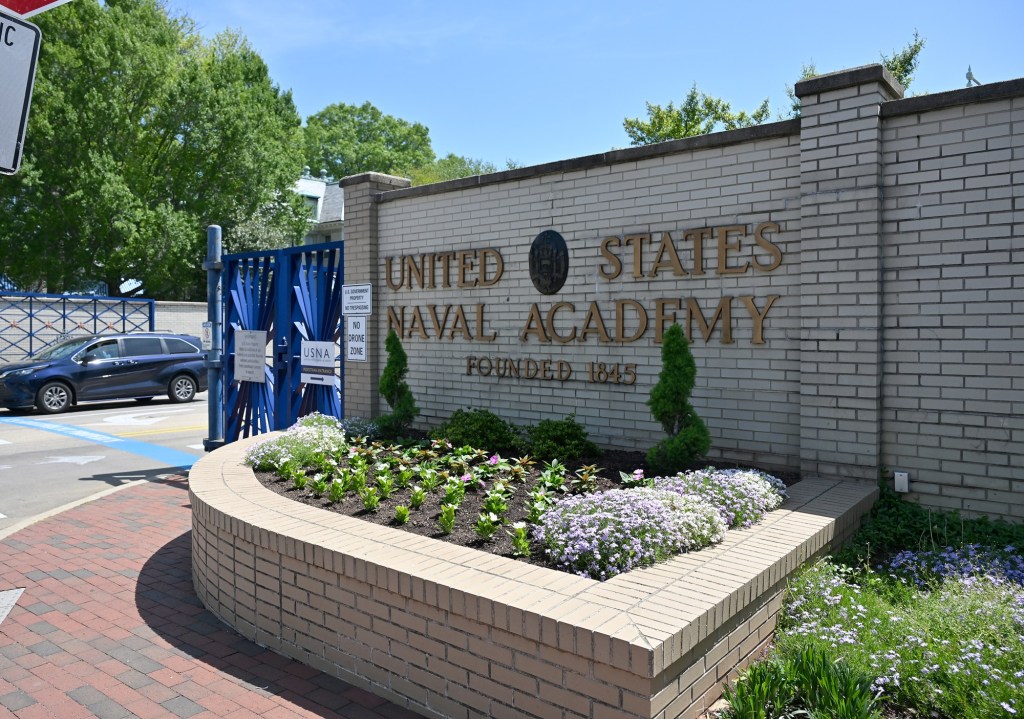 Most books pulled from Naval Academy library are back on the shelves – Baltimore Sun