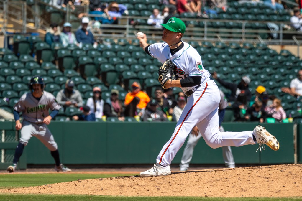 Tides pummel St. Paul in doubleheader Game 1 but drop Game 2 – The Virginian-Pilot