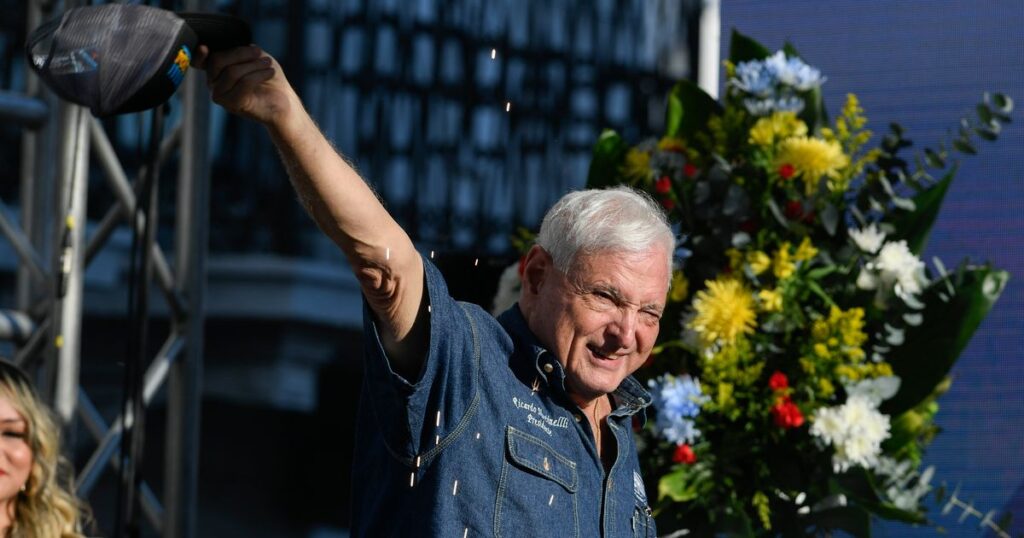 Former Panamanian president Martinelli leaves Nicaraguan embassy for asylum in Colombia