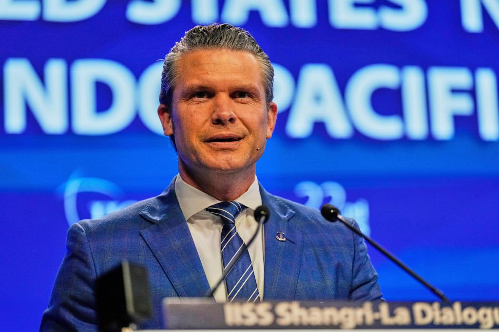 China afirma que Hegseth promueve una mentalidad de Guerra Fría al describirla como una amenaza – Chicago Tribune