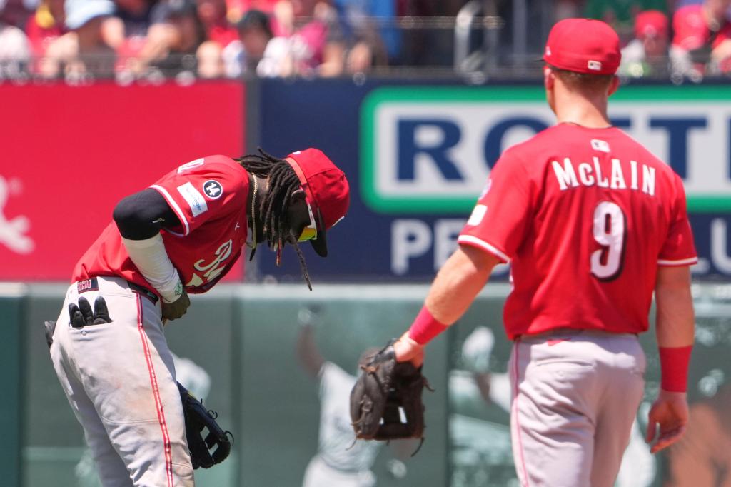 Elly De La Cruz de los Rojos y Trent Thornton de los Marineros enferman por jugar en calor extremo – Chicago Tribune