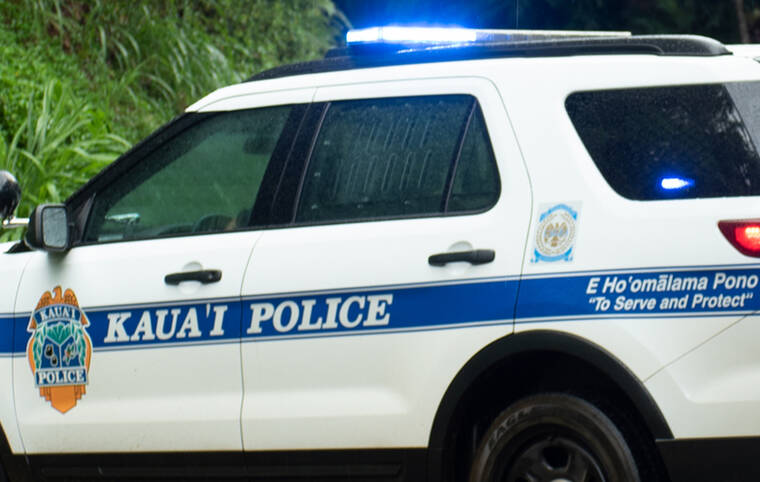 Woman, 5 children, injured in solo highway crash on Kauai