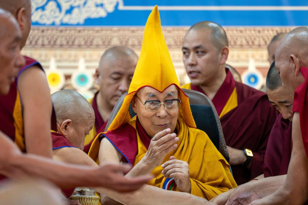 El líder del budismo tibetano dice que no será el último Dalai Lama – Chicago Tribune
