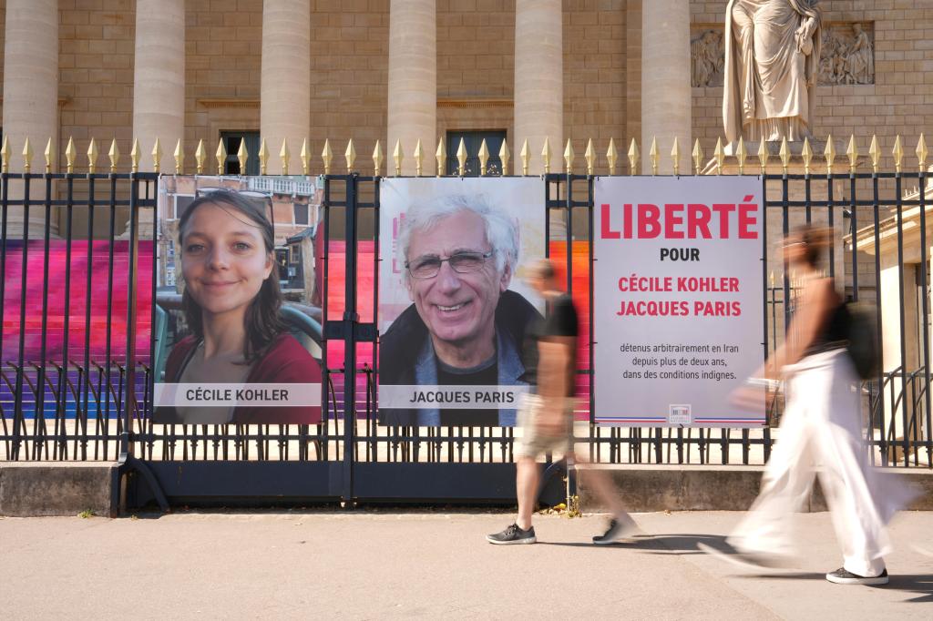 Francia denuncia cargos de espionaje contra pareja encarcelada en Irán – Chicago Tribune