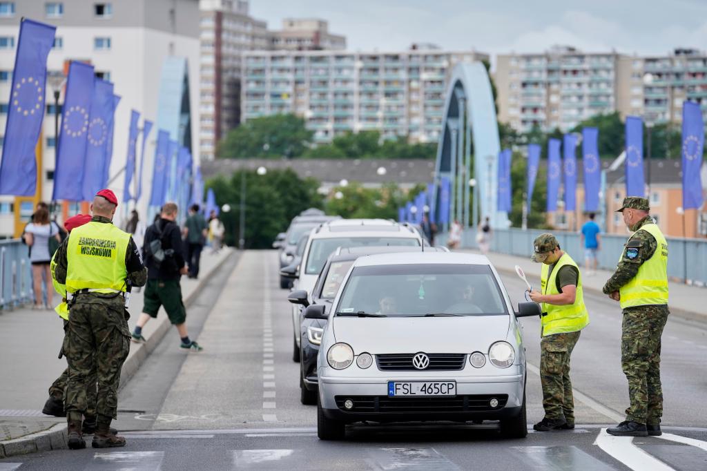 Polonia restaura controles fronterizos con Alemania y Lituania para disuadir a solicitantes de asilo – Chicago Tribune
