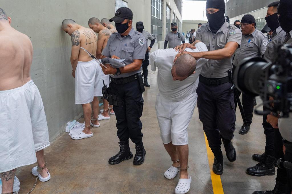 Migrants deported from US to Salvadoran prison remain under US control