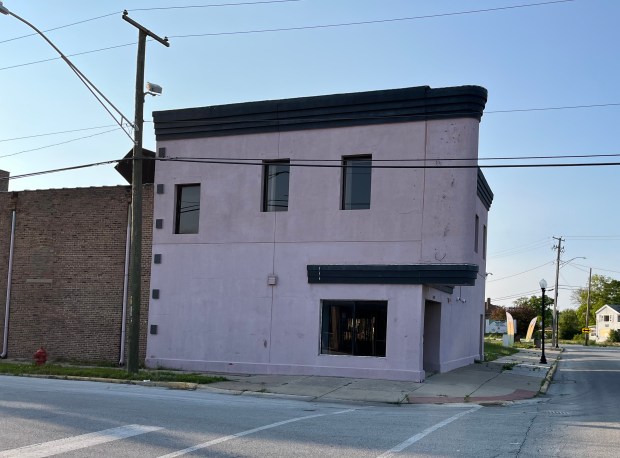 The former Dolton Theater in downtown Dolton, June 1, 2025.(Brett Johnson/Daily Southtown)