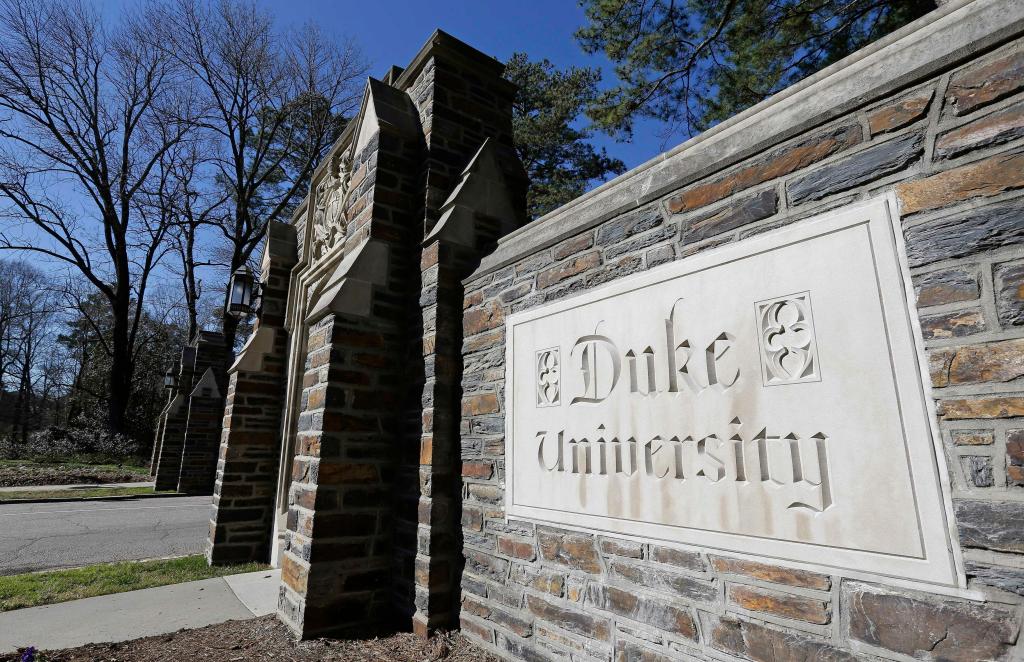 Trump congela $108 millones en fondos a Universidad de Duke por presunta discriminación racial – Chicago Tribune