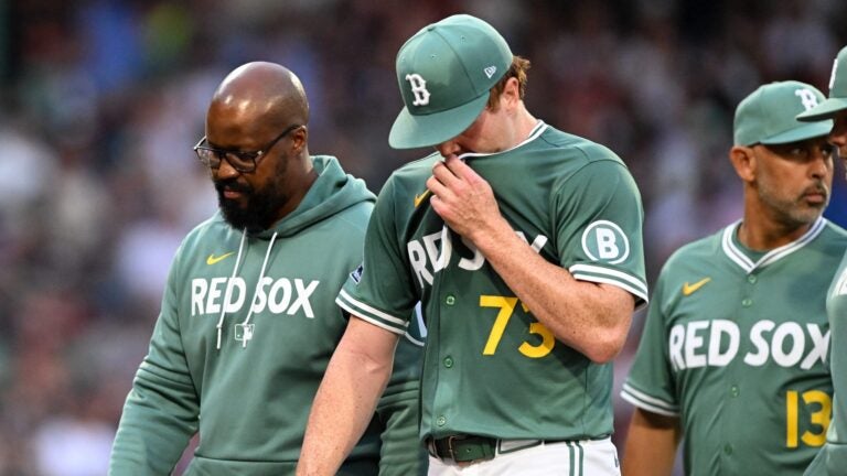 Hunter Dobbins exits game with right knee pain vs. Rays