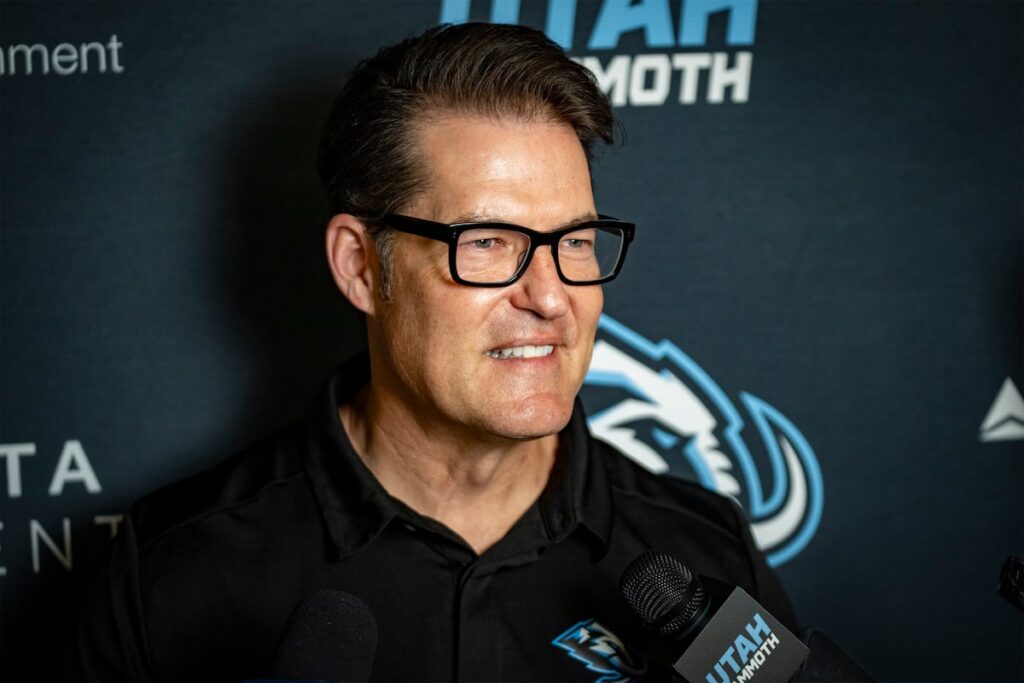 Utah Mammoth sign Vitek Vaněček, Brandon Tanev, Nate Schmidt in free agency