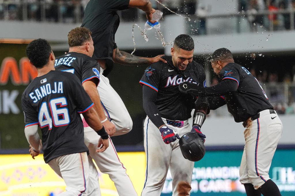 Edwards y Ramírez ayudan a los Marlins a remontar y vencer a los Yankees 13-12 – Chicago Tribune