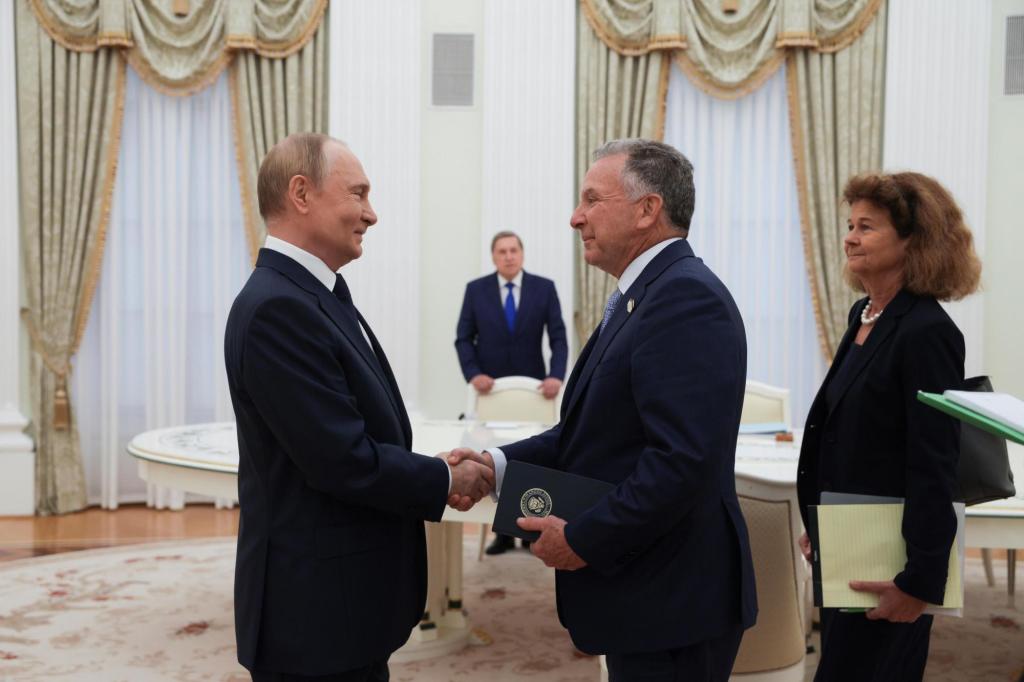 Trump’s envoy meets Putin ahead of Russia-Ukraine peace deadline