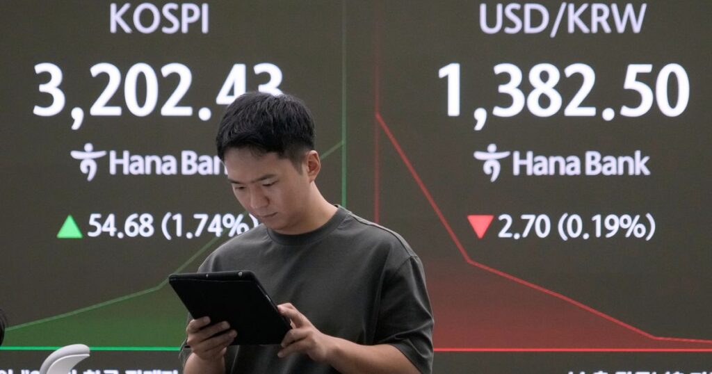 Asian shares advance, tracking rally on Wall Street