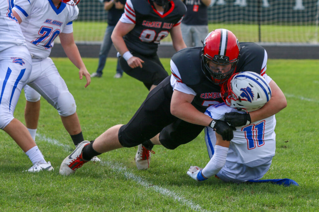 Camden Hills football uses big plays to beat Mt. Ararat