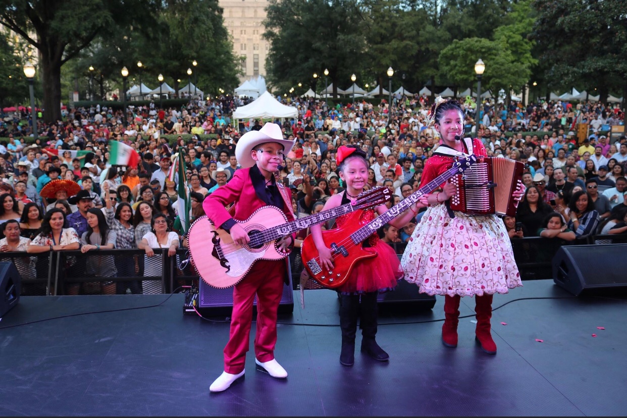 Alabama's largest fiesta returns to Linn Park Sept. 27 for a FREE day of culture + celebration 1 Fiesta Bham