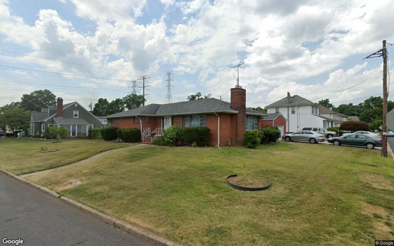 77 Manhattan Avenue, Avenel, NJ
