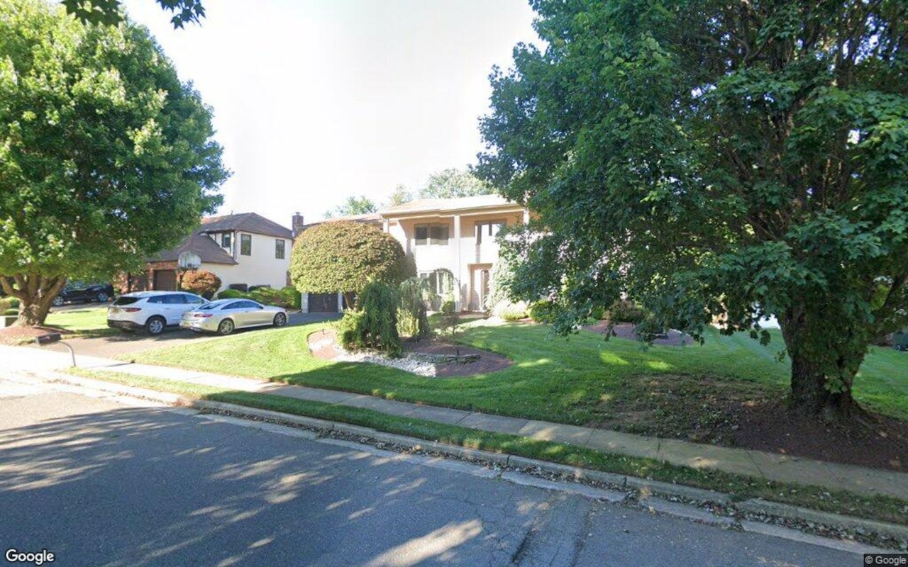 5 Stone Lane, Marlboro, NJ
