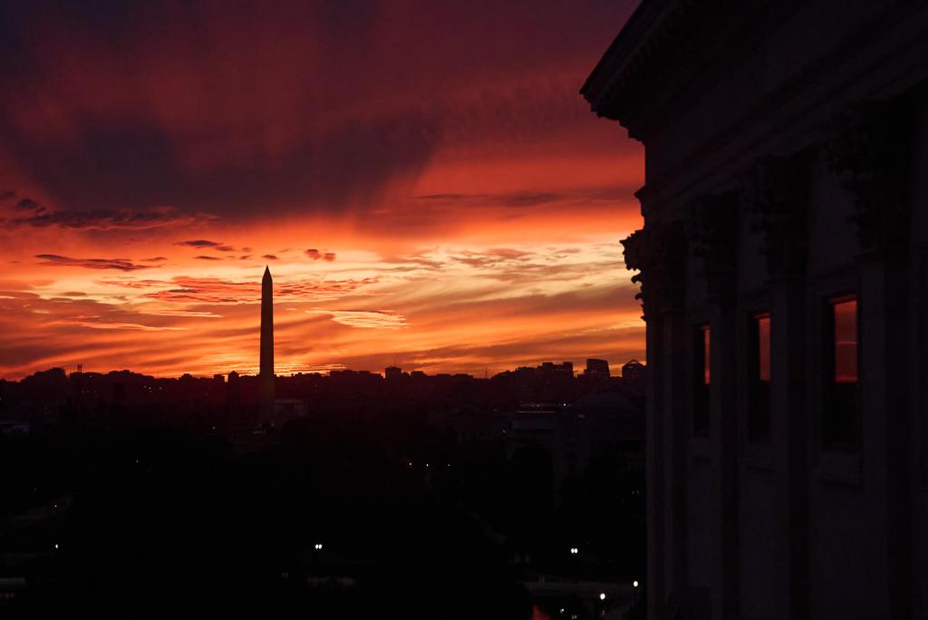 Government shutdown begins as nation faces new period of uncertainty – Chicago Tribune