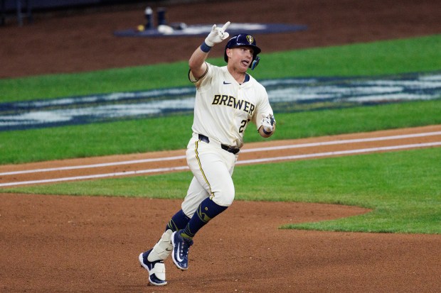 Milwaukee Brewers first baseman Andrew Vaughn (28) runs the bases...