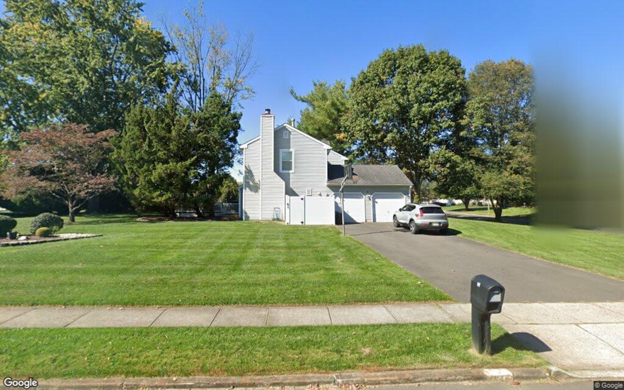14 Lincolnshire Drive, Manalapan, NJ