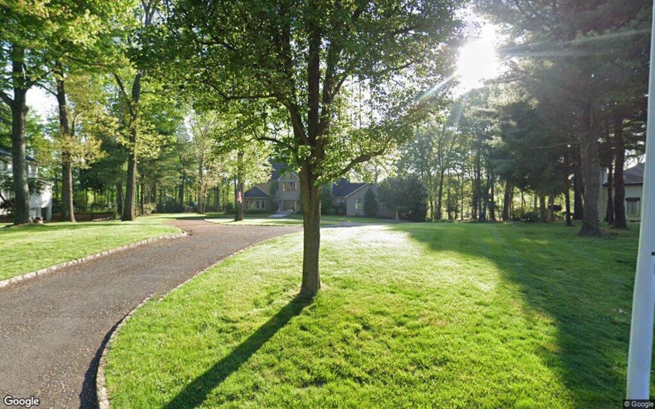 12 Taylor Lake Court, Manalapan, NJ