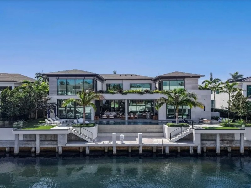 Florida mansion neighboring Taylor Swift’s fiancé’s rental hits market