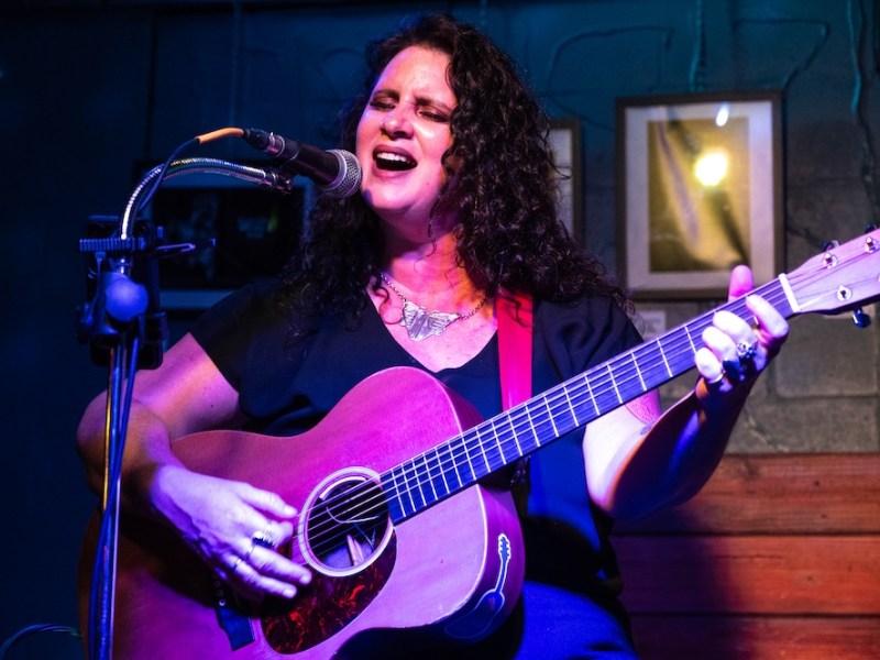 Kaleigh Baker raised one last musical glass to Orlando at Lil Indie’s