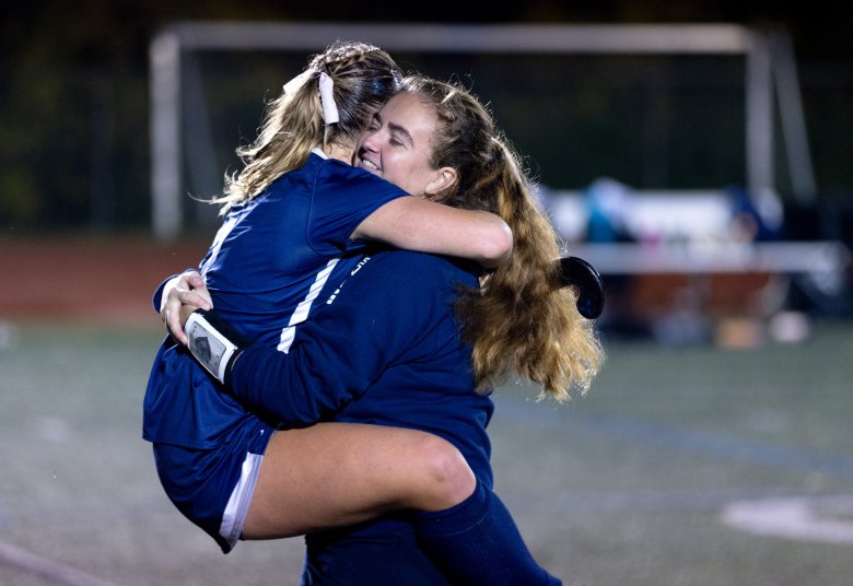 Yarmouth field hockey caps perfect regular season with win over Freeport