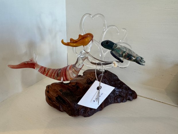 Glass art sculpture at Ollie's Glass Shack in Virginia Beach. (Lee Belote/For The Virginian-Pilot)
