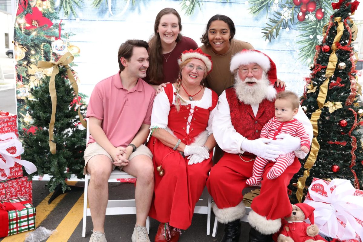 16 weekend events, including kick off to Glow Wild + Market Noel @ The Finley Center—Nov. 21-23 10 STEP1297 scaled 1 16 weekend events, including kick off to Glow Wild + Market Noel @ The Finley Center—Nov. 21-23