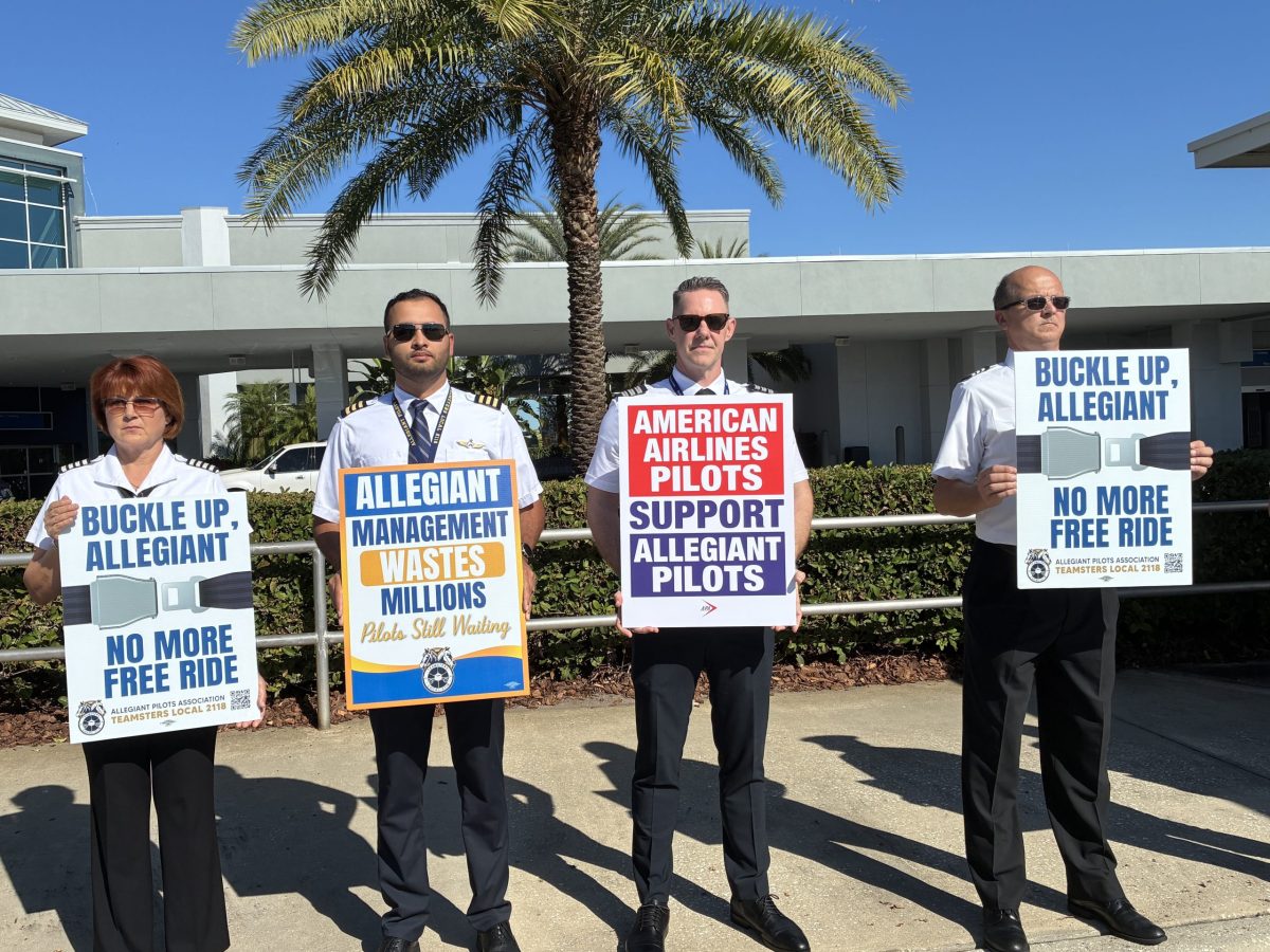 Allegiant Air pilots at Orlando-Sanford airport join national picket in fight for fair union contract