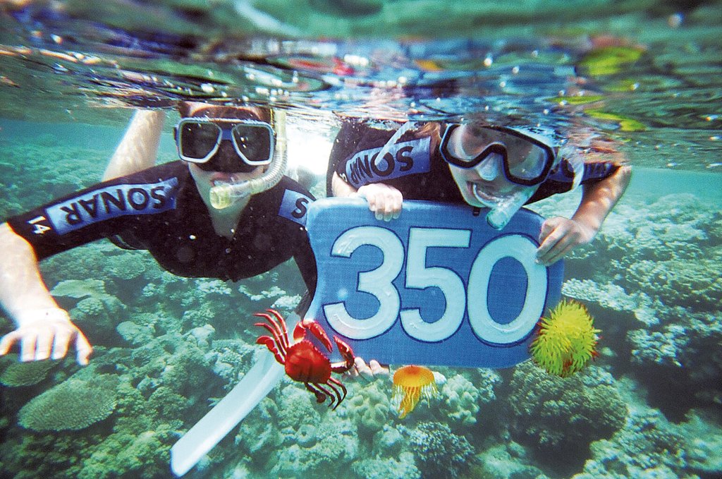 350.org activists at the Great Barrier Reef