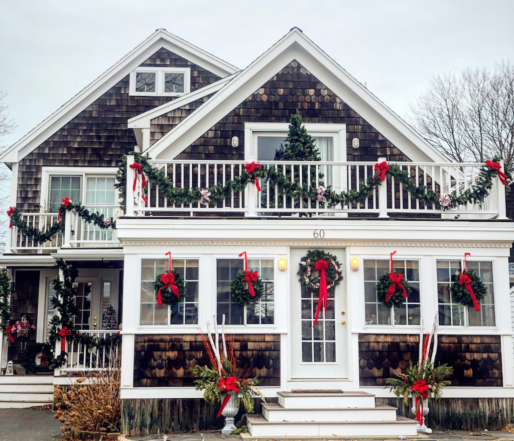 The Real Estate Expert’s Guide to Selling Your Home During the Holidays