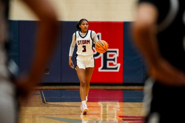 South Elgin's Taleah Banner (3) brings the ball up the court against Elgin during a Upstate Eight Conference game in South Elgin on Tuesday, Dec. 16, 2025. (Sean King / For The Beacon-News)