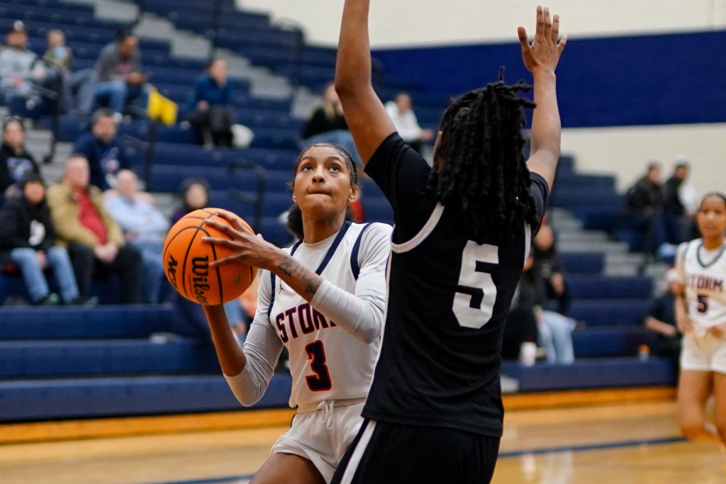 Taleah Banner helps South Elgin roll past Elgin