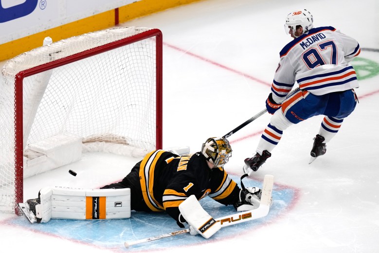 Connor McDavid leads Oilers past Bruins