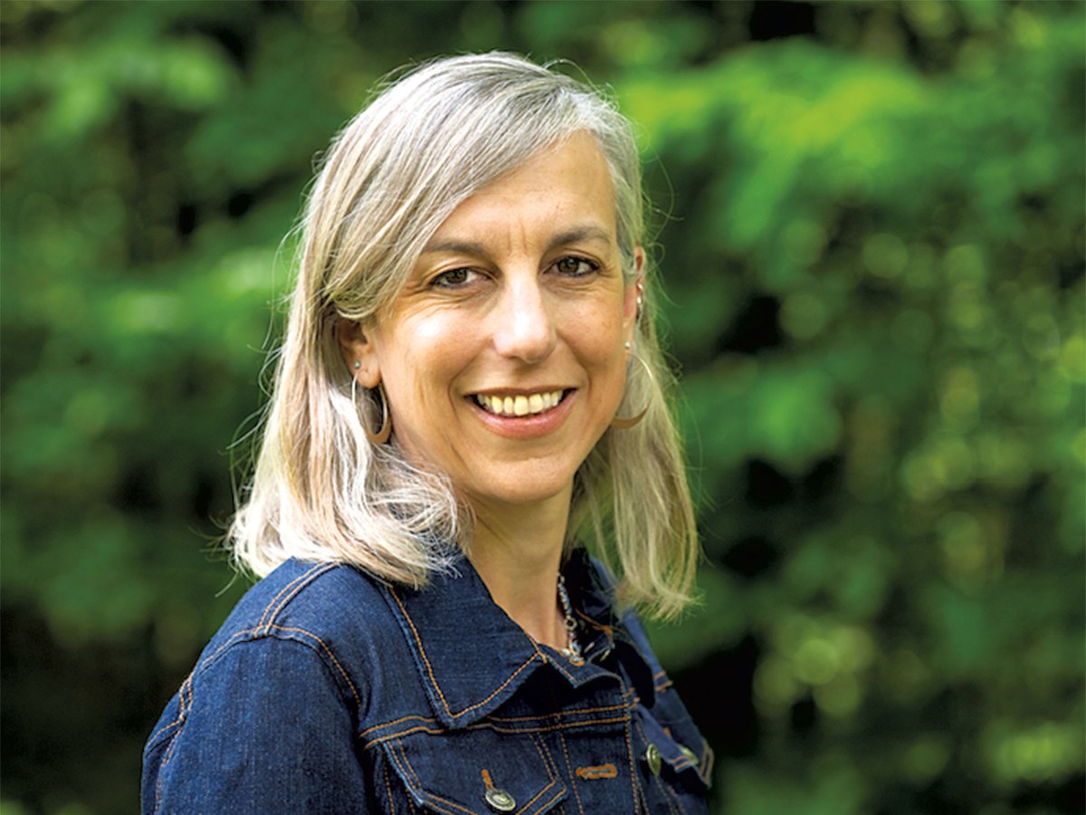 Book Review: ‘A Mother Always Knows,’ Sarah Strohmeyer; ‘The Board,’ Katy Farber