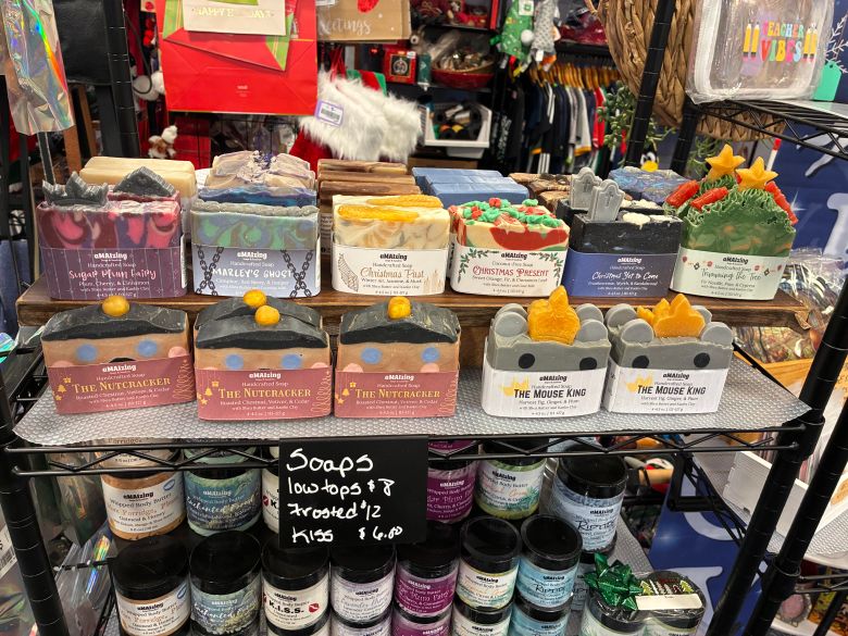 Windham consignment store highlights southern Maine artisans