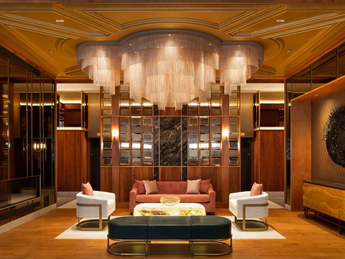 Backstory: A Reporter Pulls Off Feverish Multitasking in Montréal