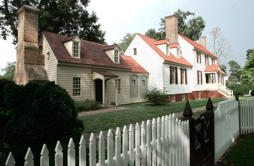 Colonial Williamsburg home may have housed 1st Christmas tree in America – The Virginian-Pilot