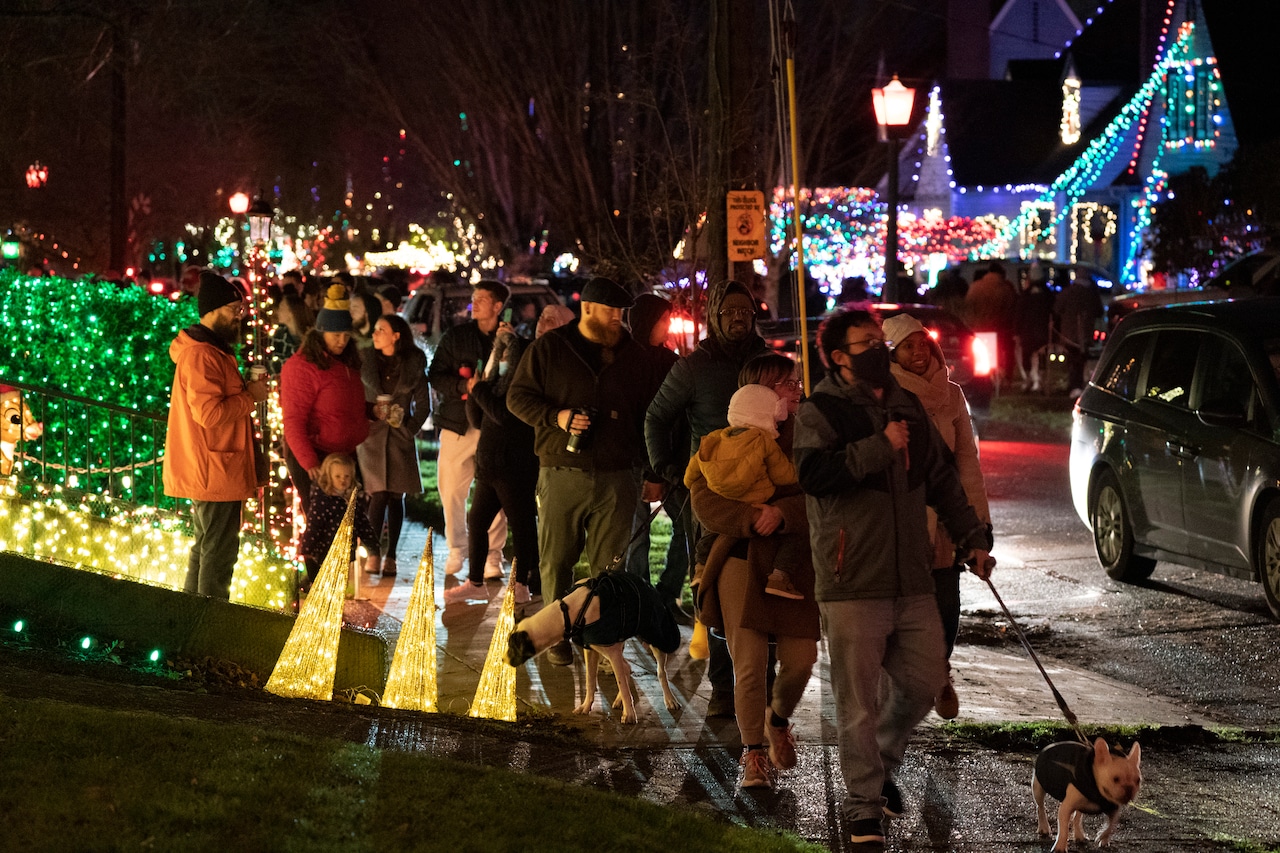 Peacock Lane in Southeast Portland at Christmastime